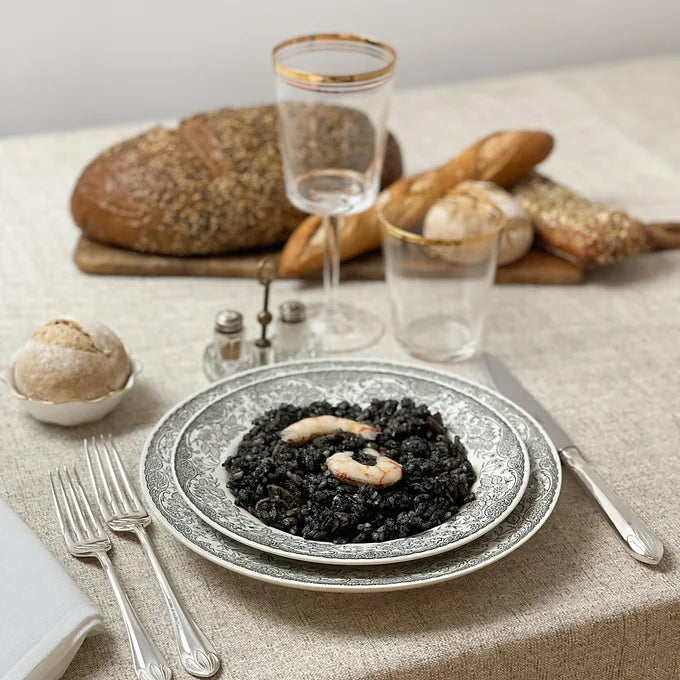 Arroz Negro con calamares y gambones