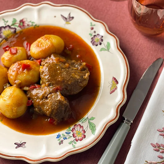 Carrilleras en salsa con patatas