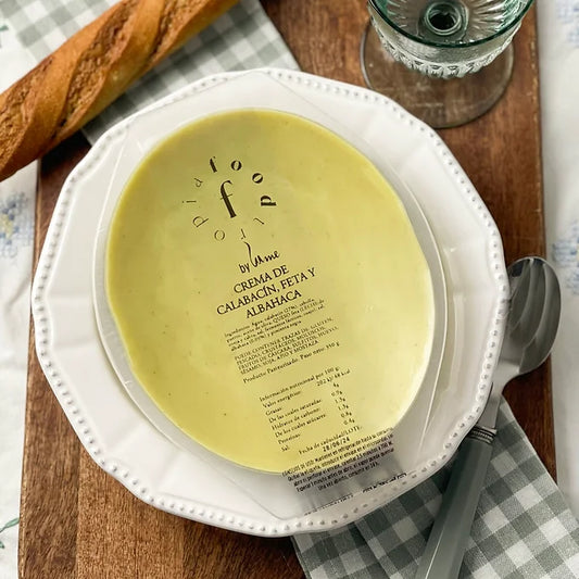Crema de calabacín,feta y albahaca
