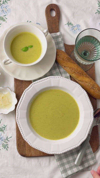 Crema de calabacín,feta y albahaca